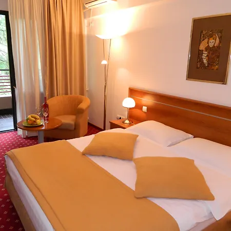 Hotel M 4*