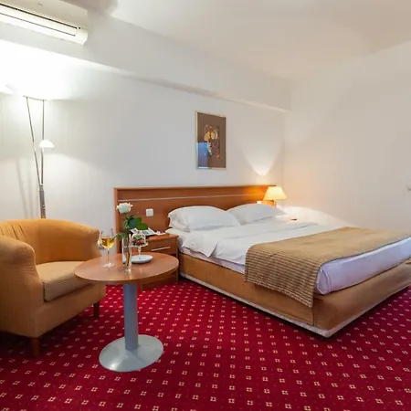Hotel M