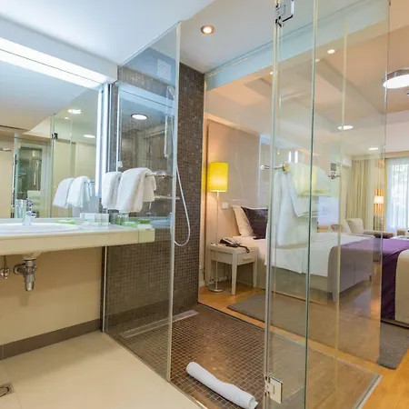 Hotel M