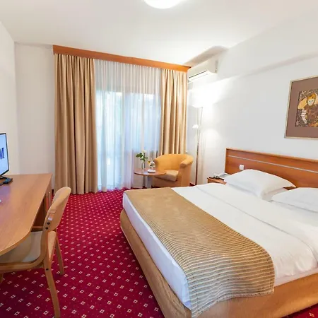Hotel M 4*